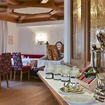 Ξενοδοχείο Schwarzwand 4*