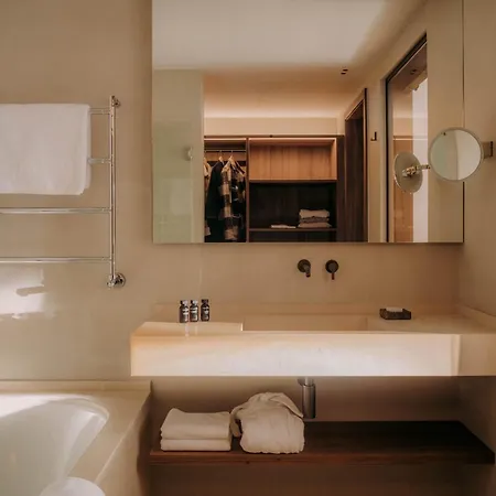 Schwarzwand Szálloda 4*